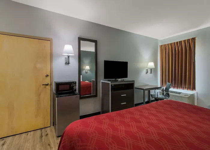Econo Lodge Inn&Suites
